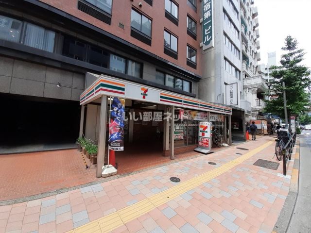 コンビニ　セブンイレブン西新宿７丁目小滝橋通り店（コンビニ）まで504m