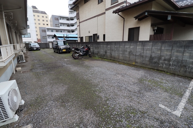 駐車場　駐車場