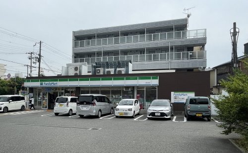 コンビニ　ファミリーマート 南住吉店（コンビニ）まで426m