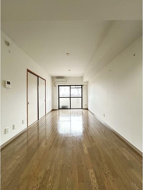 居室・リビング　使いやすい形の為、レイアウトを楽しめます♪