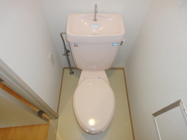 トイレ　※同建物の類似写真となります。