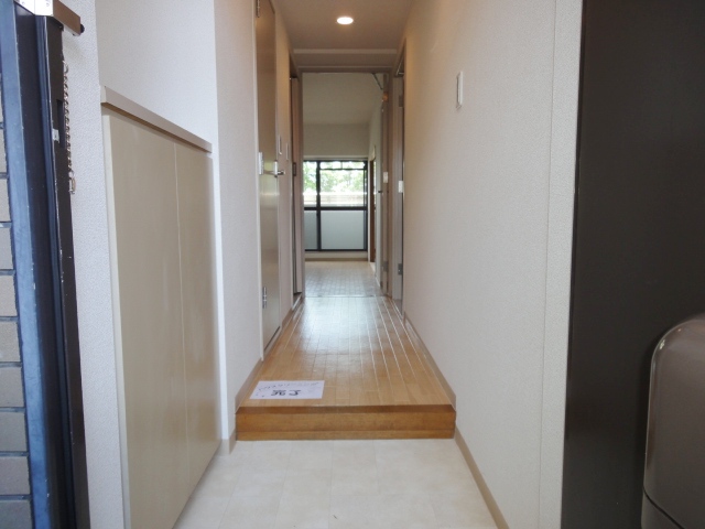 玄関　※同建物の類似写真となります。