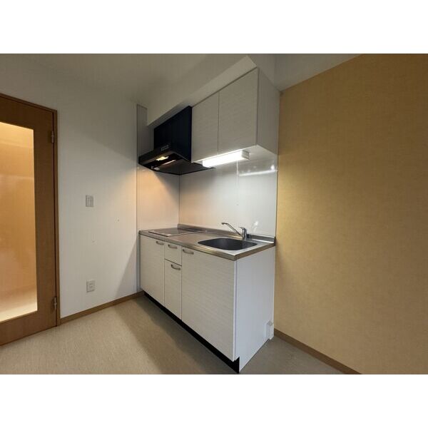 キッチン　同シリーズ物件のモデルルームになります※現況優先