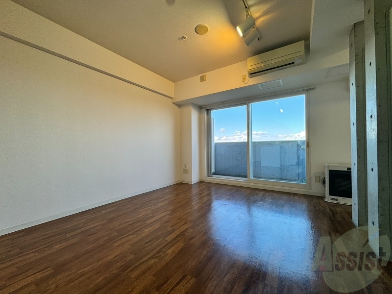 居室・リビング　広くてキレイなお部屋が広がっていて、充実した生活が送れそう。