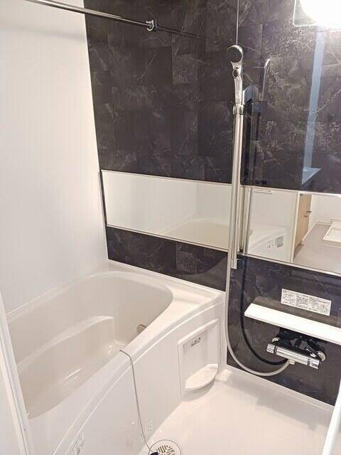 バス・シャワールーム　浴室乾燥機＆追い炊き機能付き