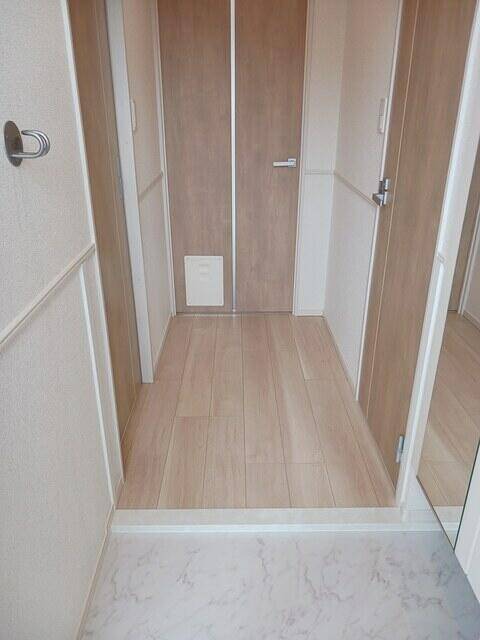 玄関　玄関収納あります