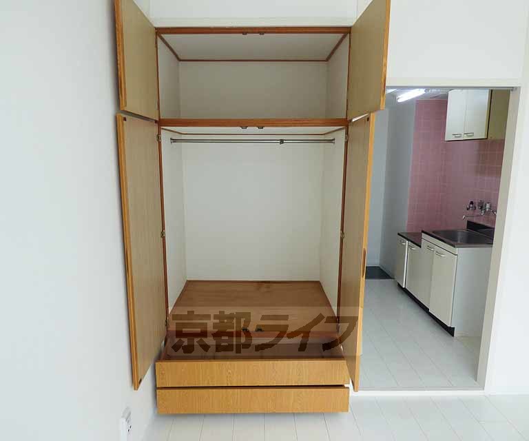 収納　広々とした収納です。