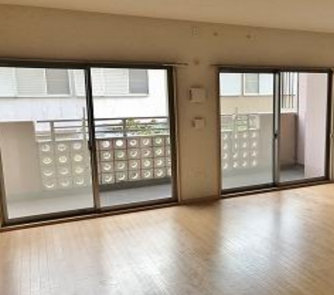 バルコニー　同物件、別物件のお写真です。ご参考までにご覧ください。