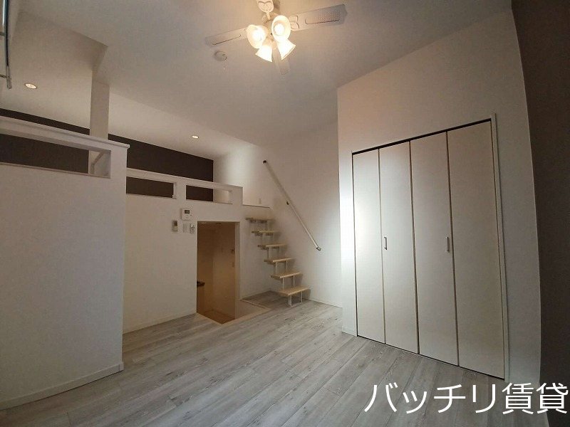 居室・リビング　同型タイプの為、現状を優先致します。