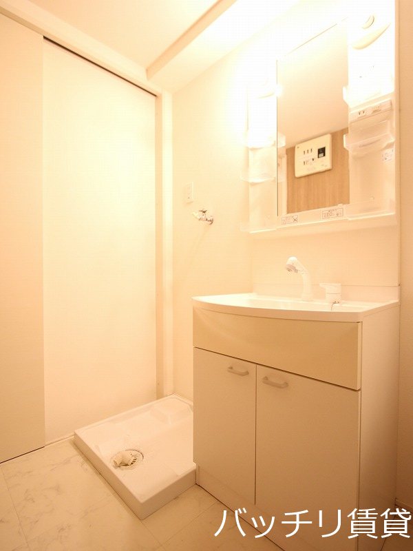 洗面設備　同型タイプの為、現状を優先致します。