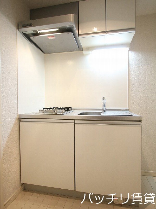 キッチン　同型タイプの為、現状を優先致します。