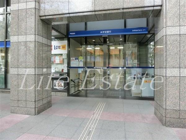 銀行　みずほ銀行南船場支店（銀行）まで444m
