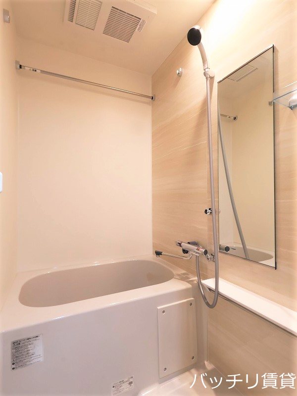 バス・シャワールーム　画像は、同型タイプの為、現状を優先いたします。