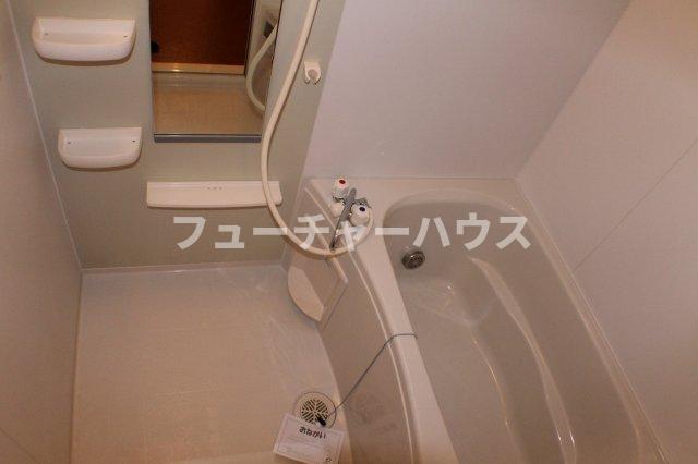 バス・シャワールーム　ゆったり過ごせるお風呂です