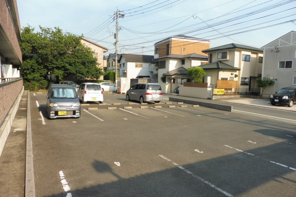 駐車場　駐車場