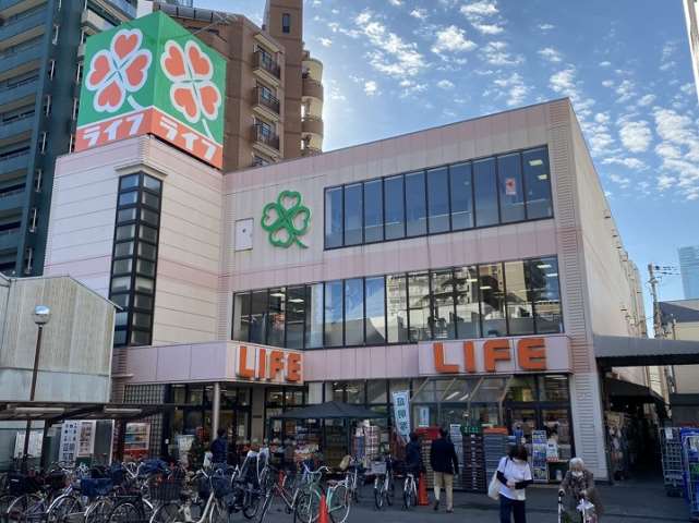 スーパー　ライフ四天王寺店（スーパー）まで651m