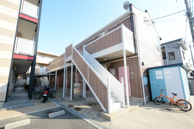 建物外観　敷地内駐車場あり！