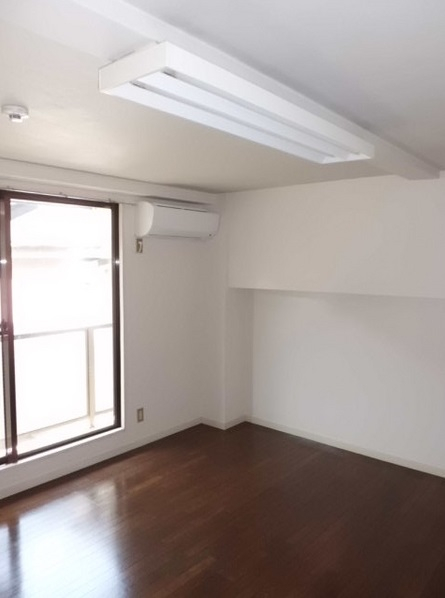 居室・リビング　南西向きのお部屋です。