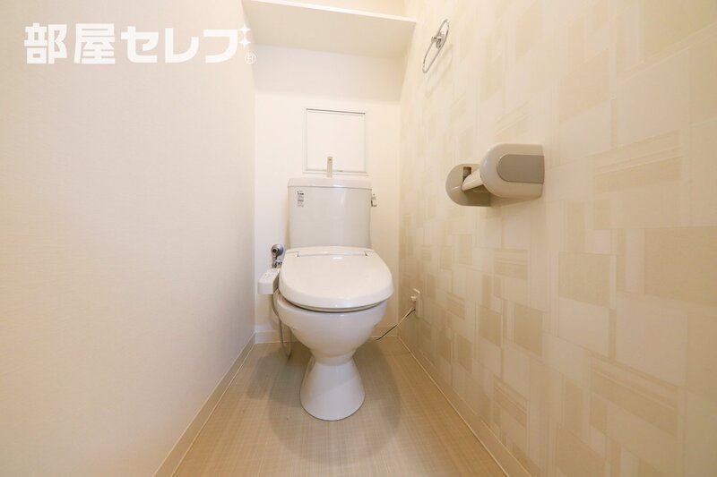 トイレ　清潔感のある色合い