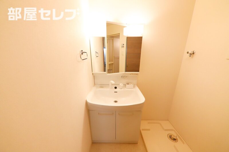 洗面設備　シャンプードレッサー付き