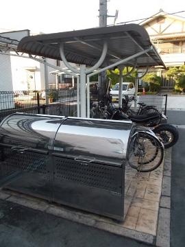 その他共有部分　敷地内専用ごみ場と駐輪場