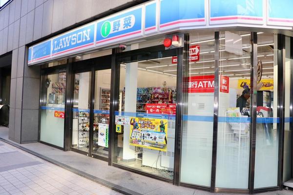 コンビニ　ローソン八丁堀四丁目店（コンビニ）まで52m