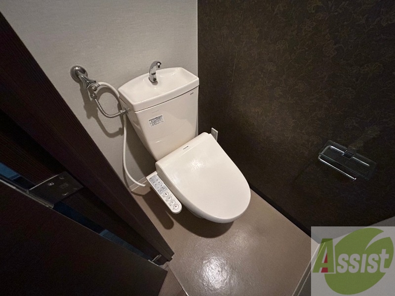 トイレ　こちらはトイレです。清潔感があり、安心して使用できます。