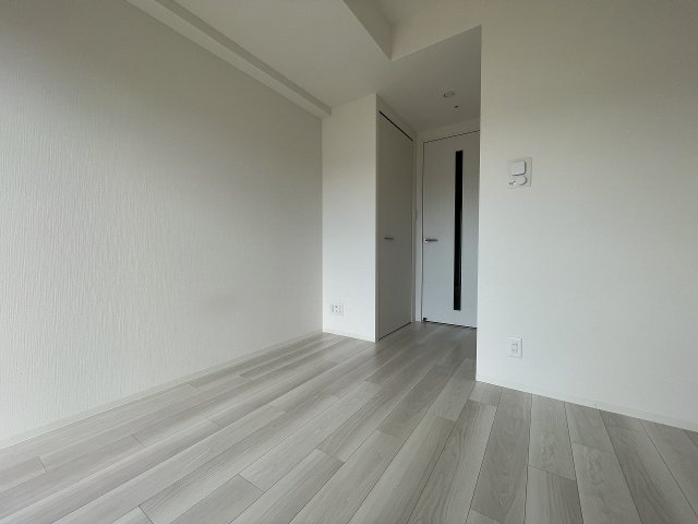 その他部屋・スペース　広くて明るい寝室