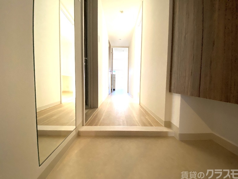 玄関　玄関を一歩入ると・・・こんな感じです。