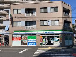 コンビニ　ファミリーマート広島横川駅北口店（コンビニ）まで104m