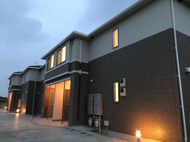 建物外観　外観写真（夜）