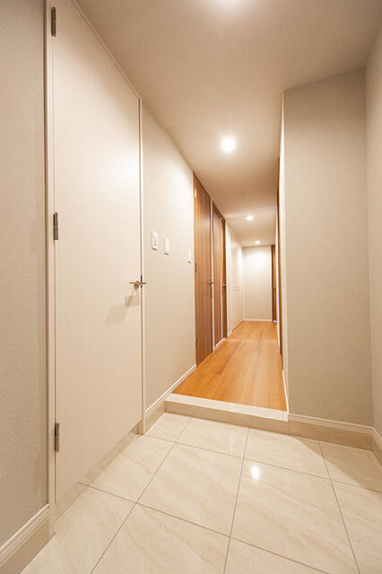 玄関　※写真は同タイプ住戸です。