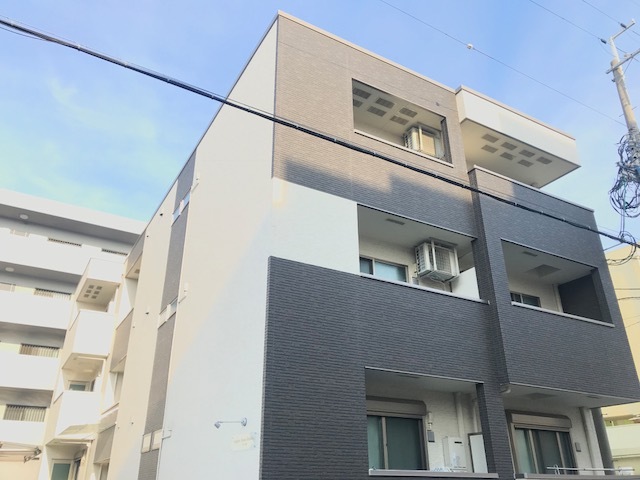 建物外観　オートロック付きで安心！