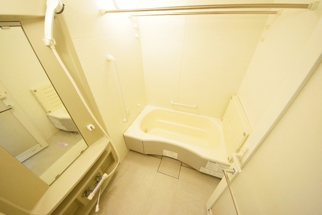 バス・シャワールーム　※別部屋写真