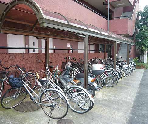 その他共有部分　屋根つきの駐輪場です。