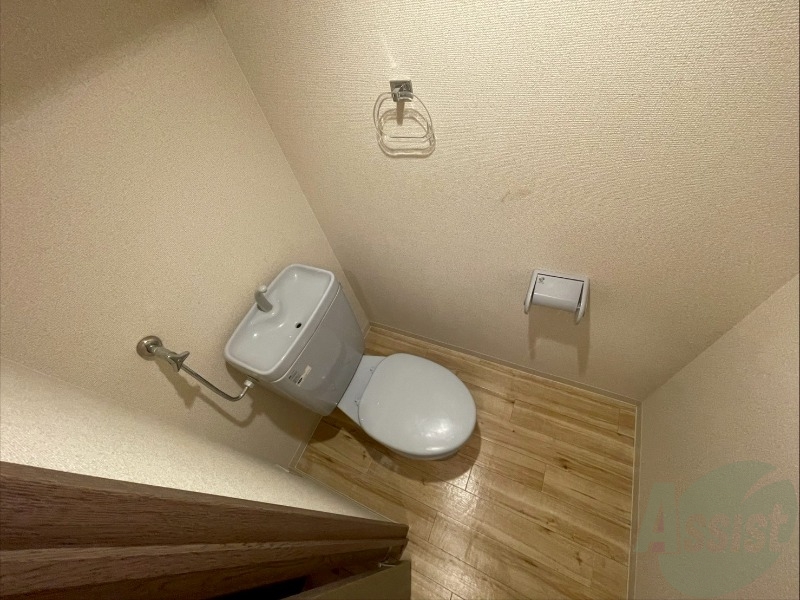 トイレ　こちらはトイレです。清潔感があり、安心して使用できます。