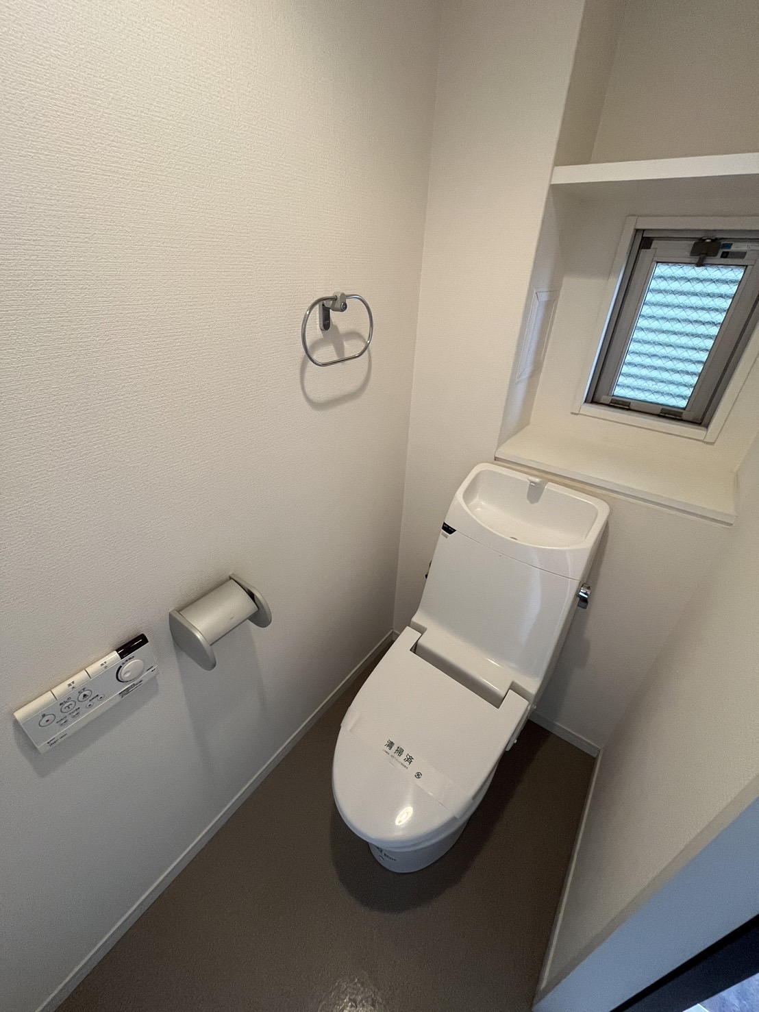 トイレ　同タイプ他部屋です