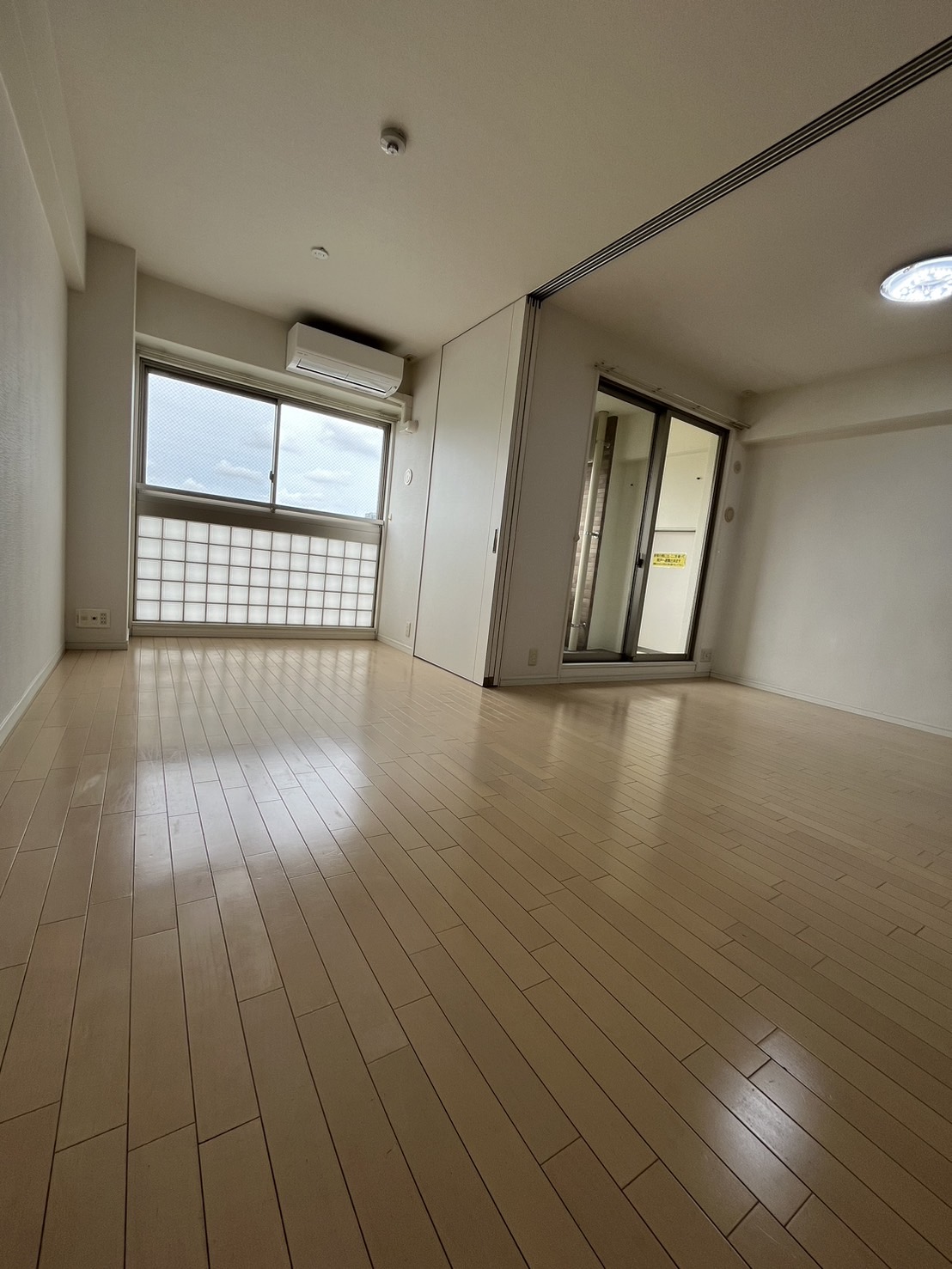 居室・リビング　同タイプ他部屋です