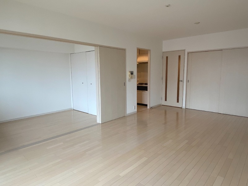 その他部屋・スペース　バルコニー側から見たお部屋♪