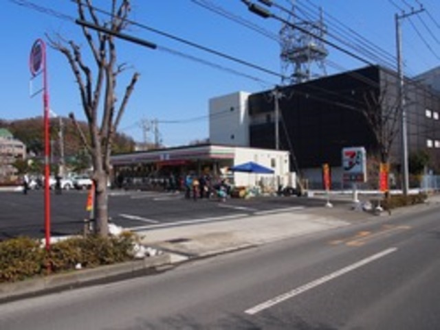 コンビニ　セブンイレブン八王子由木中央店（コンビニ）まで343m