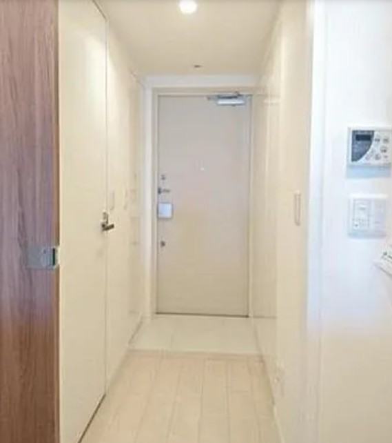 玄関　※別部屋参考写真