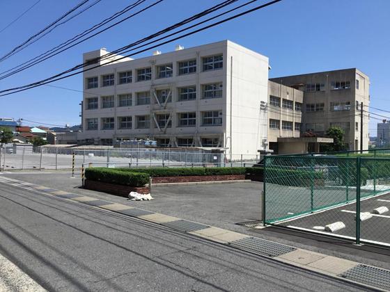 中学校　東広島市立西条中学校（中学校）まで1125m