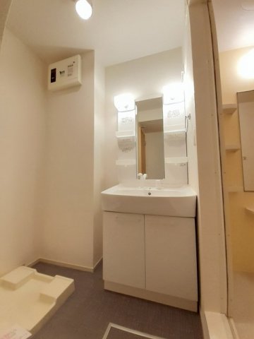 洗面設備　コンパクトで使いやすい洗面所