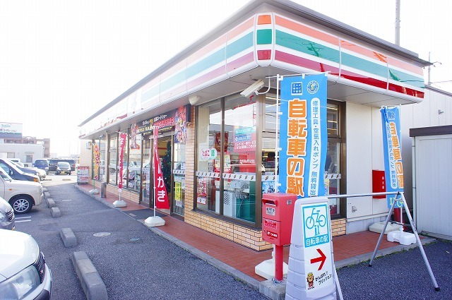 コンビニ　セブンイレブン（コンビニ）まで800m
