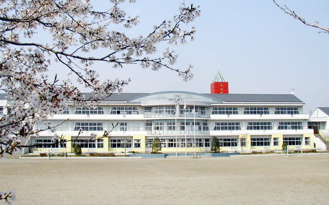 小学校　高根沢町立西小学校（小学校）まで1210m