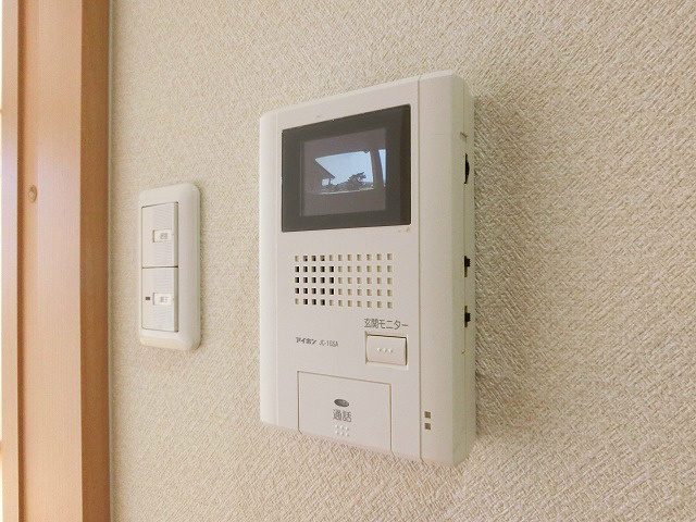 セキュリティ　安心のセキュリティ機能。TVモニター付きインターホン