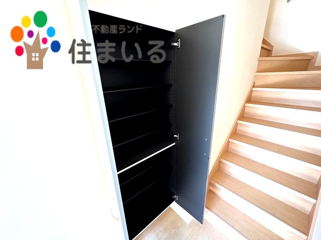 玄関　※写真は同型タイプとなります