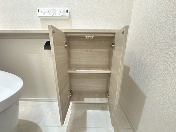 トイレ　トイレ収納