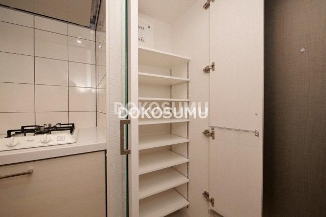 玄関　住まいの顔として相応しい、気品とゆとりのあるエントランス。