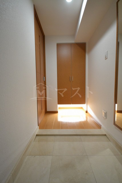 玄関　※建物内別間取参考写真